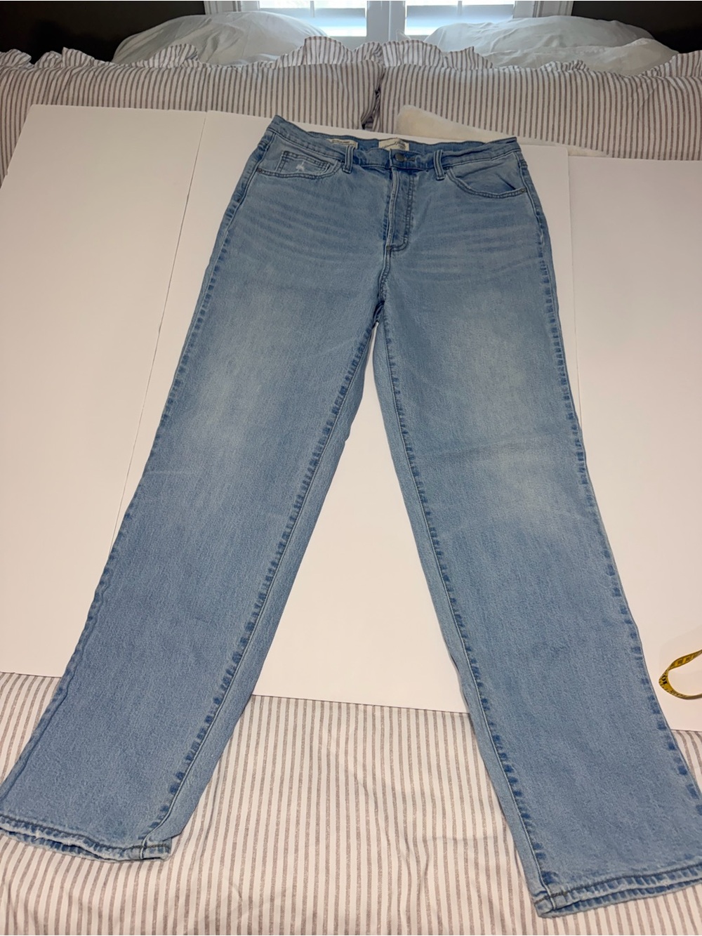Universal Thread Light Blue Straight Leg Jeans